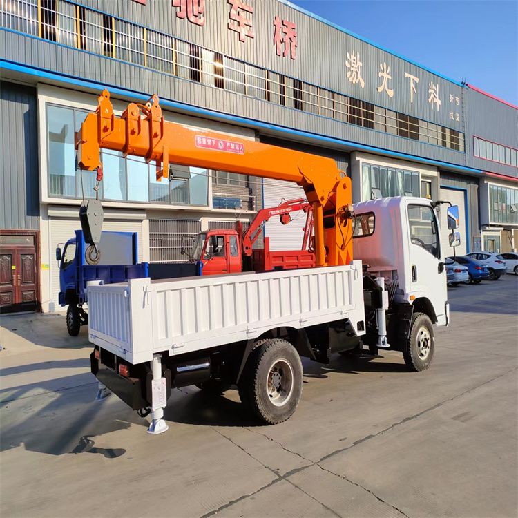 垣曲县三轮随车吊定制 农用改装机自备吊中瑞长期出售